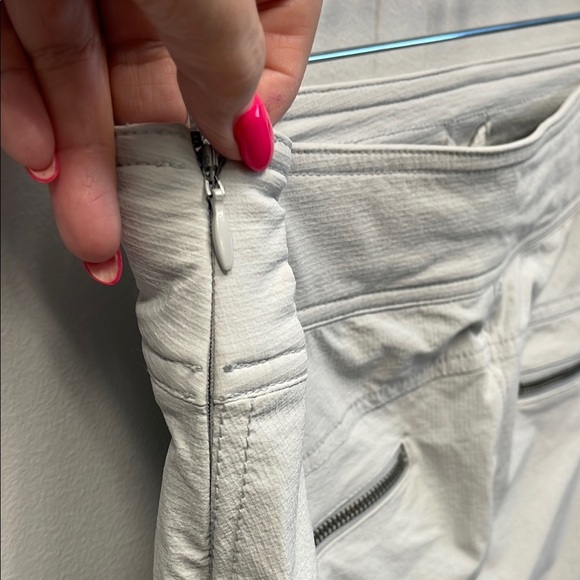 Athleta Women's Jenner Light Gray Skort Sz 2 Nylon stretch side zip - Picture 7 of 10